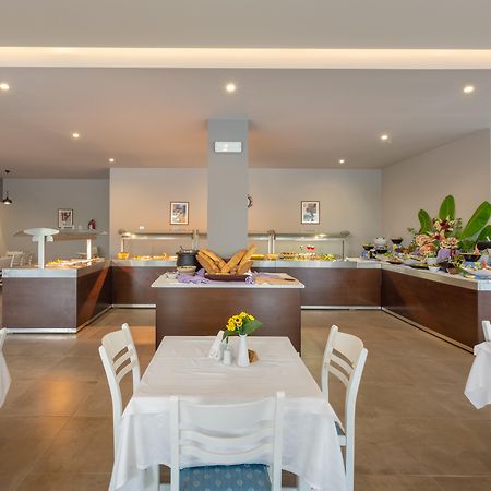 Hotel Esperia มาร์มารี ภายนอก รูปภาพ