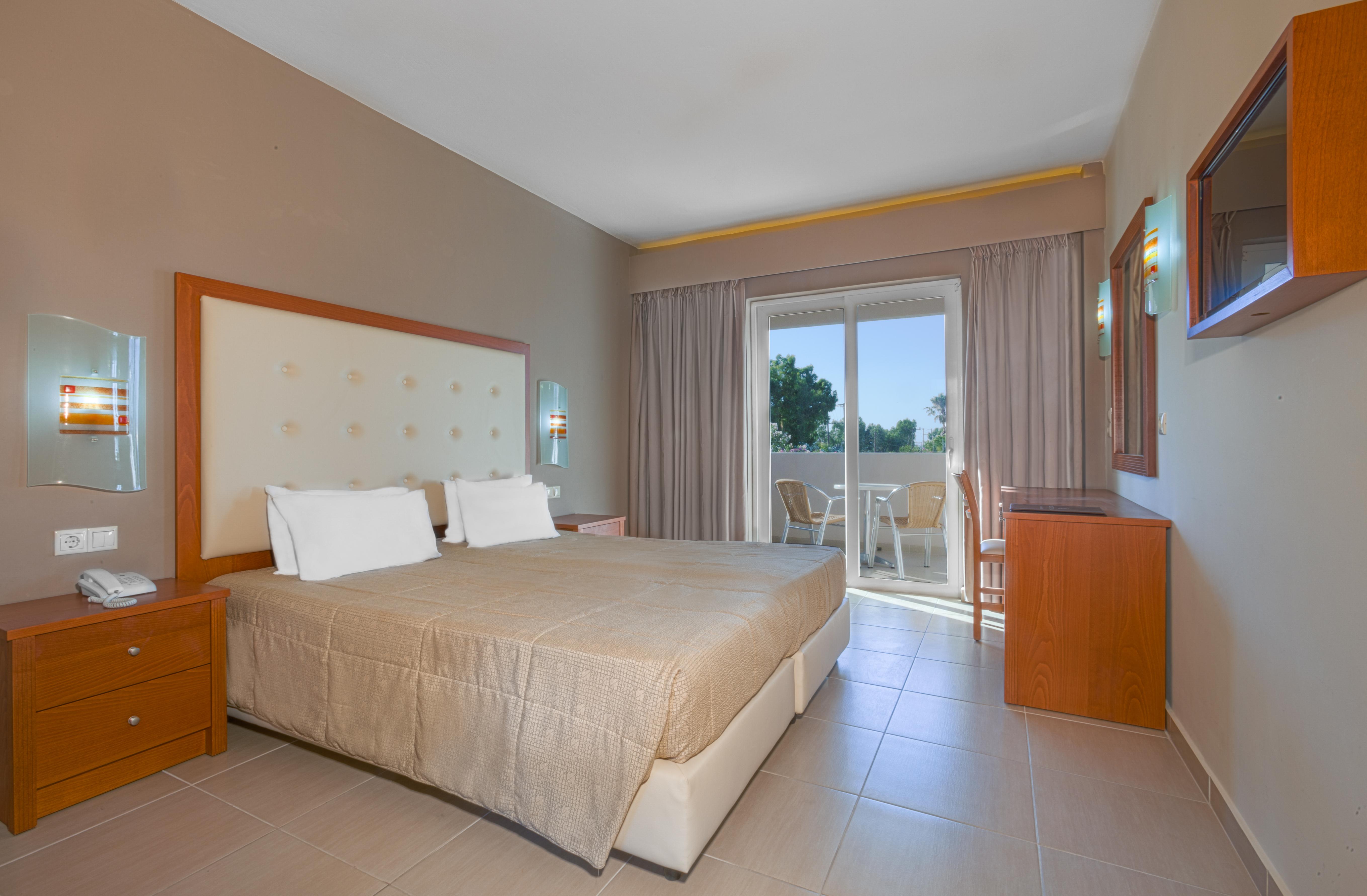 Hotel Esperia มาร์มารี ภายนอก รูปภาพ