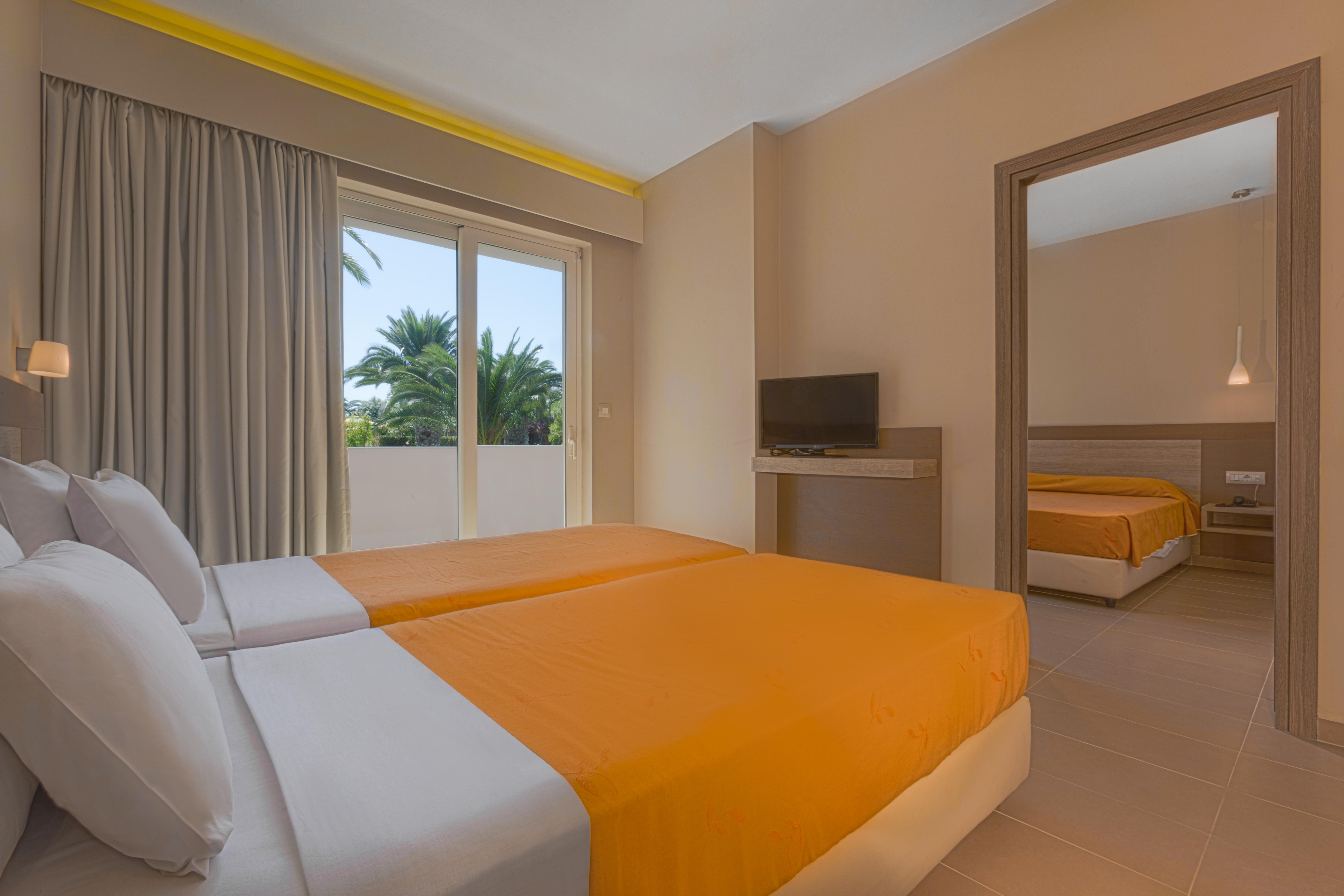 Hotel Esperia มาร์มารี ภายนอก รูปภาพ