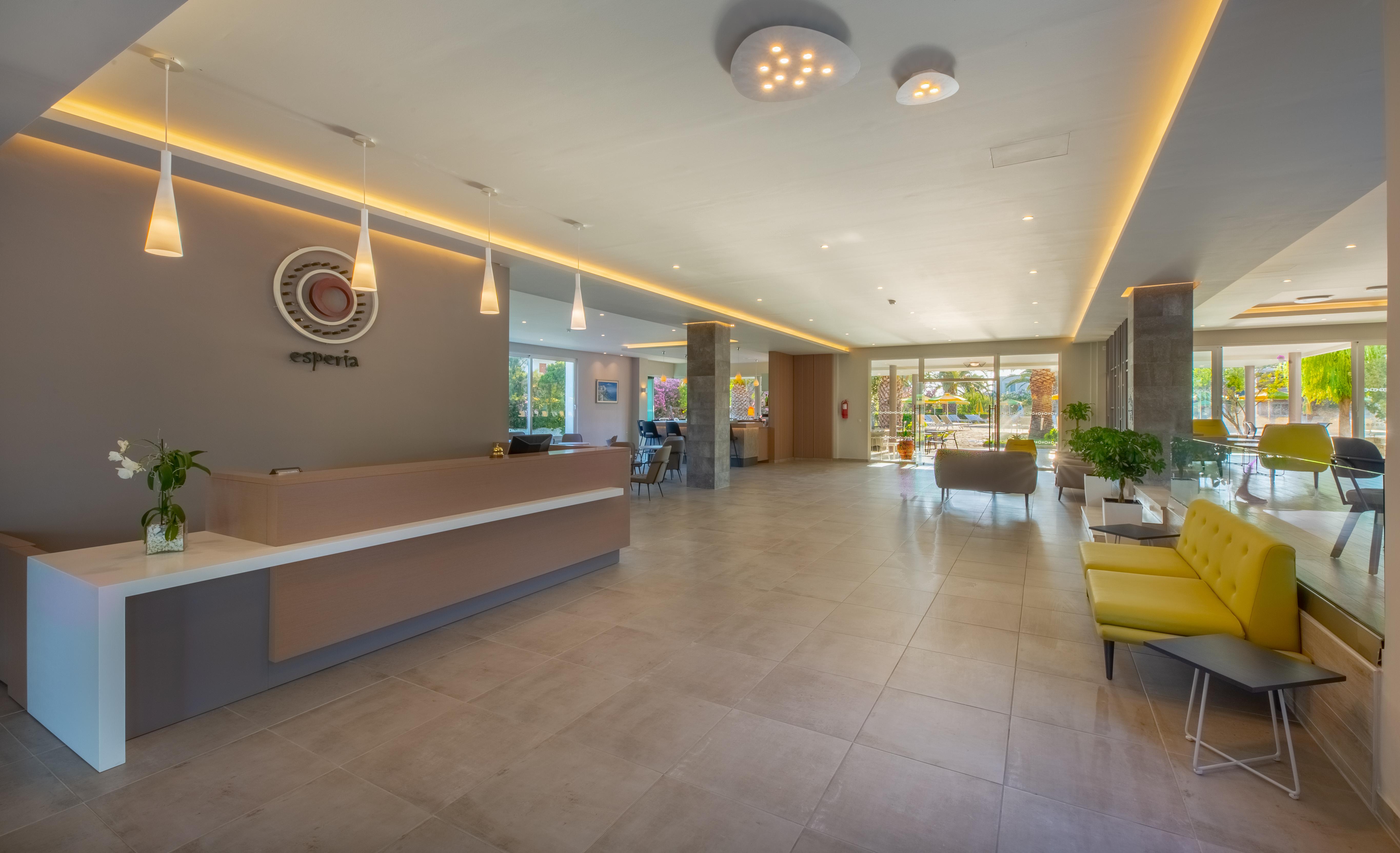 Hotel Esperia มาร์มารี ภายนอก รูปภาพ