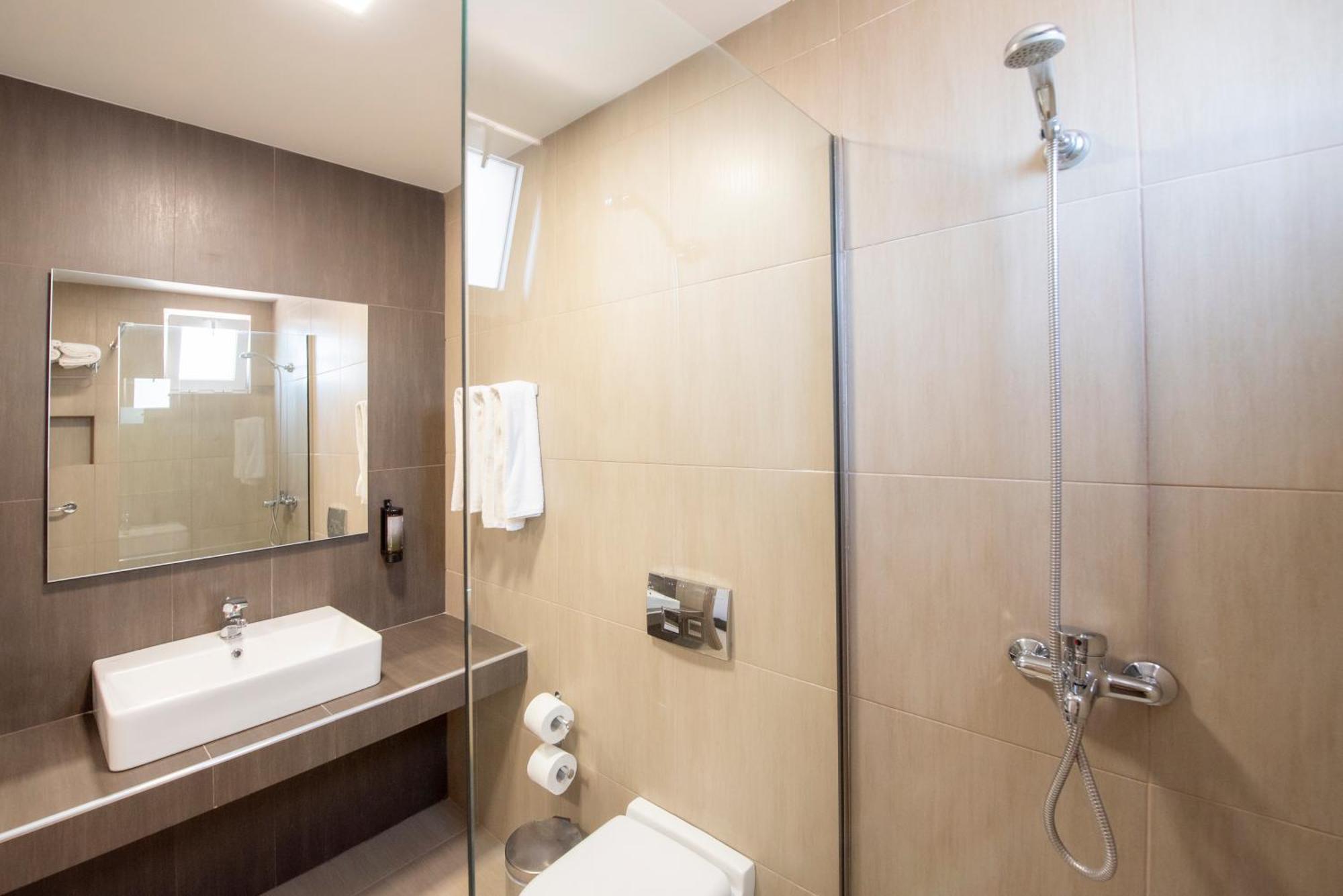 Hotel Esperia มาร์มารี ภายนอก รูปภาพ