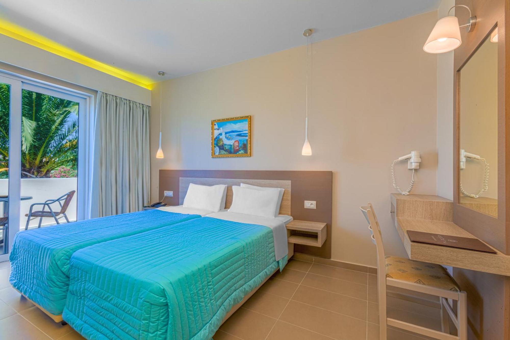 Hotel Esperia มาร์มารี ภายนอก รูปภาพ