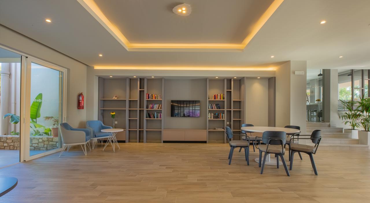 Hotel Esperia มาร์มารี ภายนอก รูปภาพ