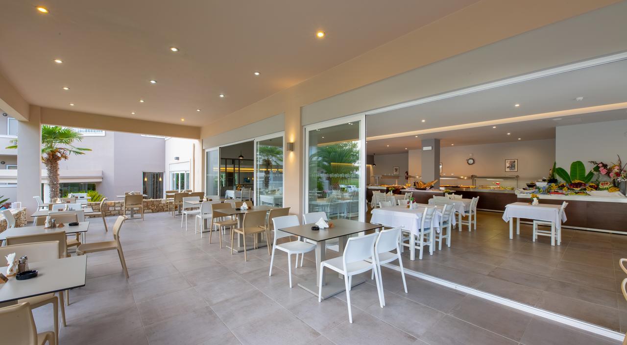 Hotel Esperia มาร์มารี ภายนอก รูปภาพ